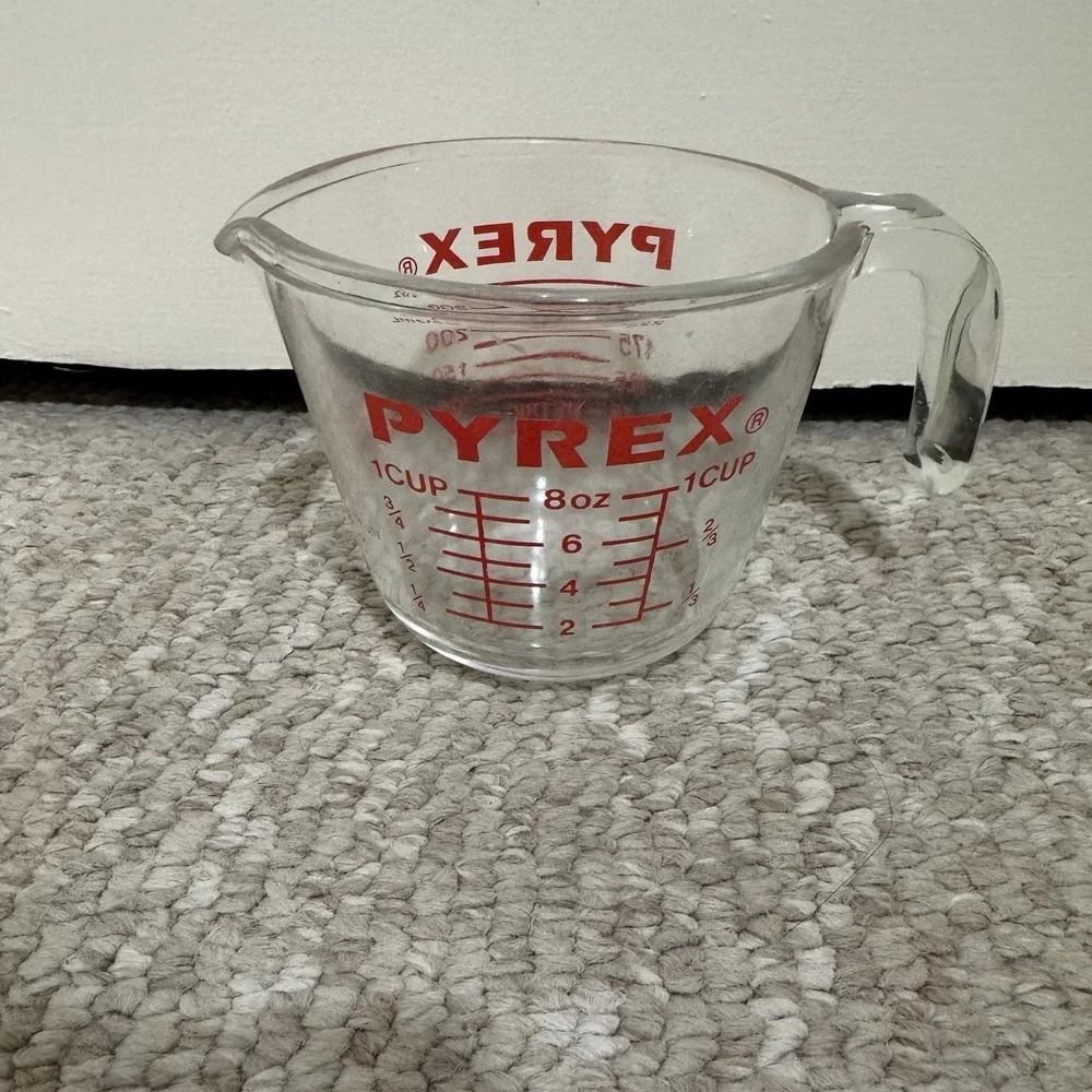 Vintage Pyrex Measuring Cup 1 Cup  508 Red Lettering J-Handle USA